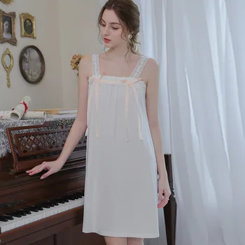 Beyaz Spagetti Kayışı Gecelik Bayanlar Tatlı Dantel Yay Trim Gecelik Yaz Yeni Kıyafeti Kısa Ev Elbise Pamuklu Pijama