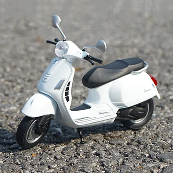 Diecast 1: 18 VESPA 946 125CC Roma Tatil Alaşım Motosiklet Modeli Metal Statik Dekorasyon Ekran Koleksiyonu Oyuncaklar Hediye Gösterisi