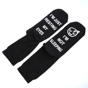 M2EA Unisex Komik Atasözü Pamuk Çorap Yenilik Ben Değilim Uyku Sadece Dinlenme Benim Gözler Harfler Çorap Doğum Günü Santa Hediyeler